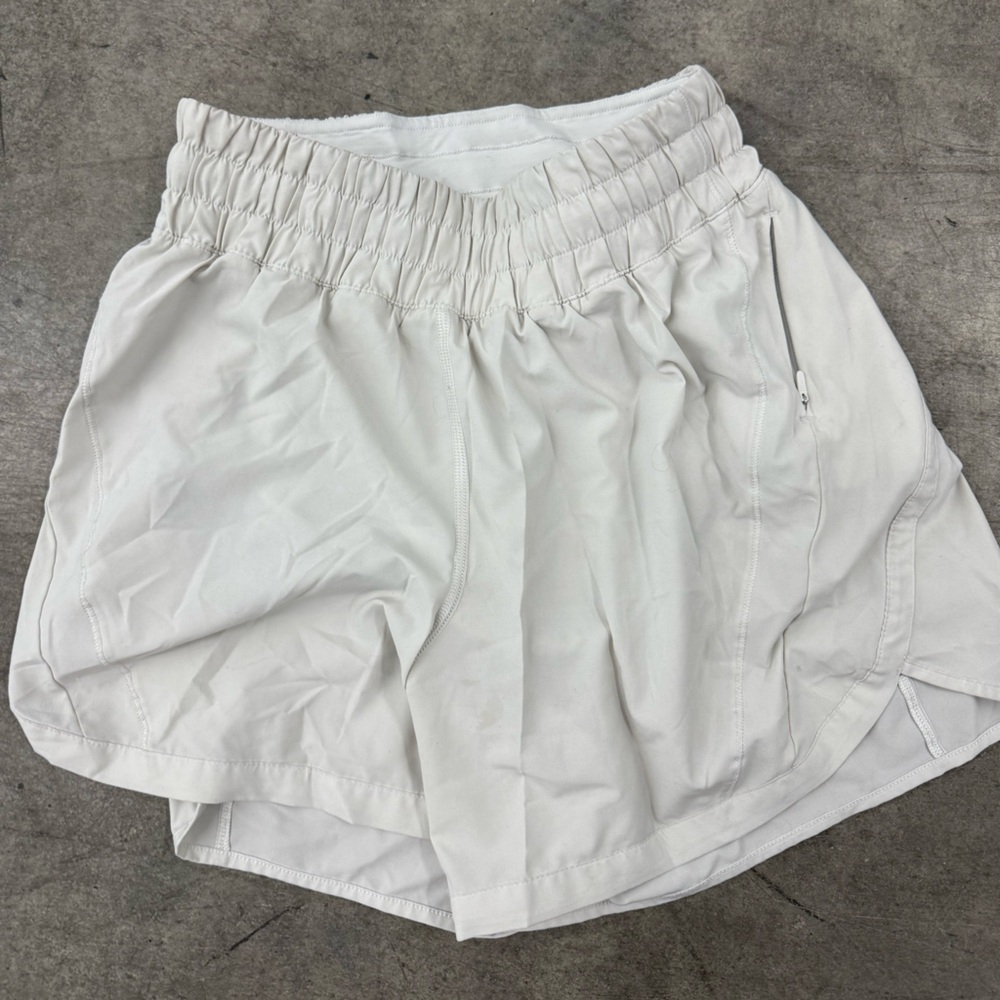 lululemon athletica Hotty Hot High-Rise Lined Short 4" off white